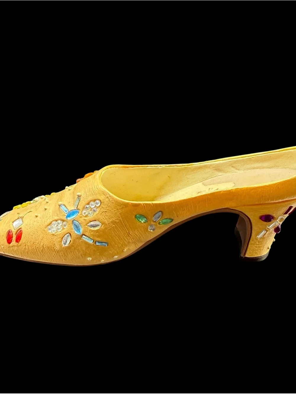 Summer Buzz Yellow Just The Right Shoe Raine Willitts 25232 2002 Figure Complete